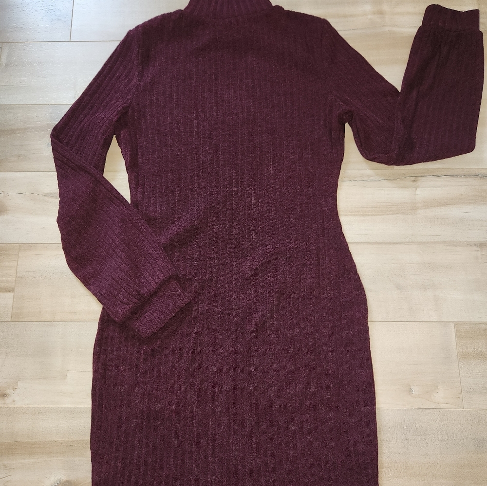 Burgundy sweater dress size 6